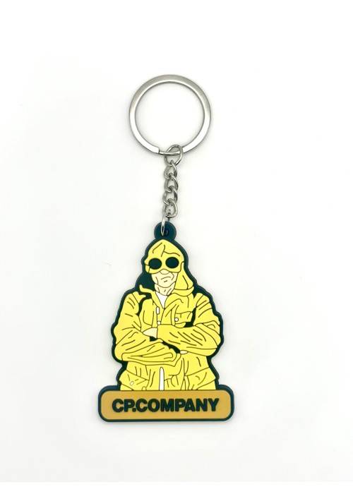 C.P. COMPANY PORTE CLÉ C.P. COMPANY  PCLÉCPJAUNE chez Graphiti Concept Store Dieppe