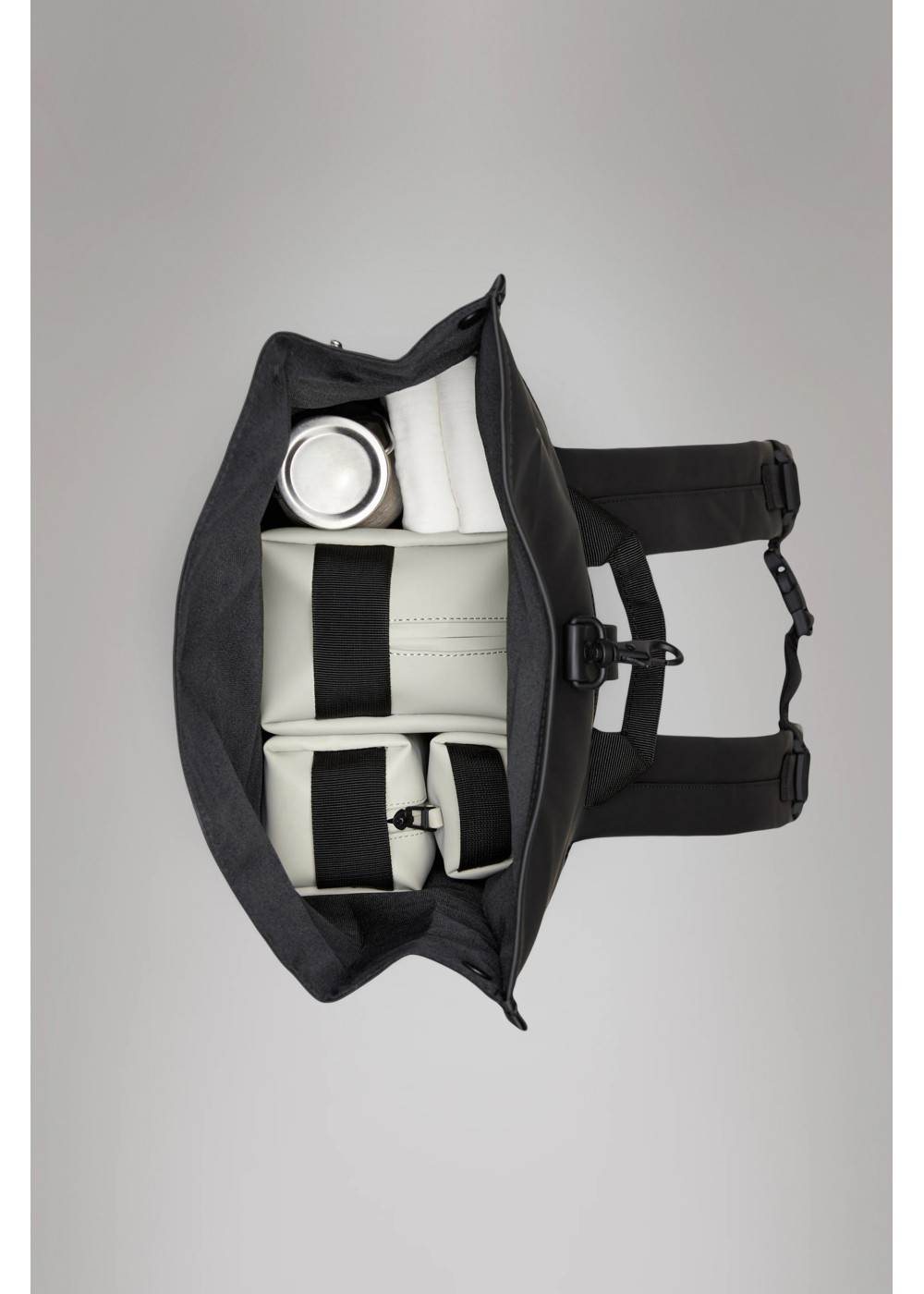 RAINS ROLLTOP RUCKSACK W3 RAINS  13320 chez Graphiti Concept Store Dieppe